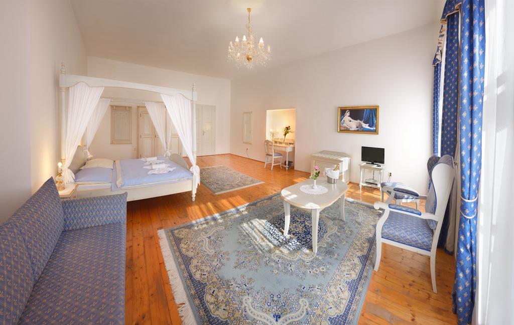 רוז'מברק נאד וויטאבו Hotel Ruze חדר תמונה