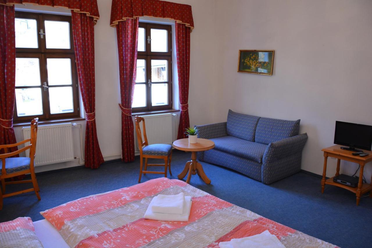 רוז'מברק נאד וויטאבו Hotel Ruze מראה חיצוני תמונה